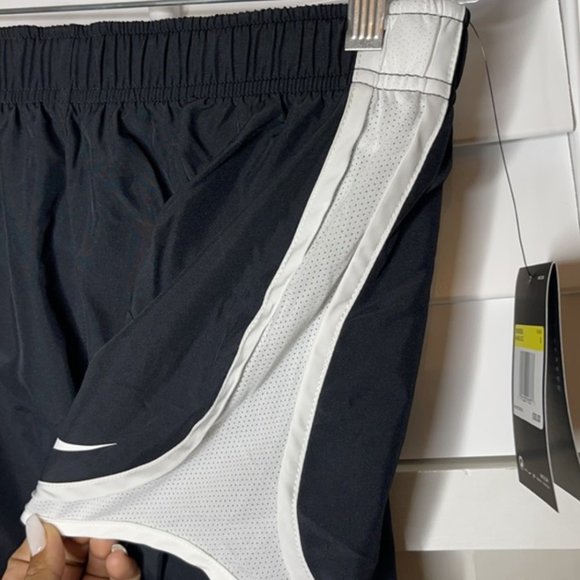 Nike Dri Fit Dry Tempo Short NWT - Picture 5 of 6